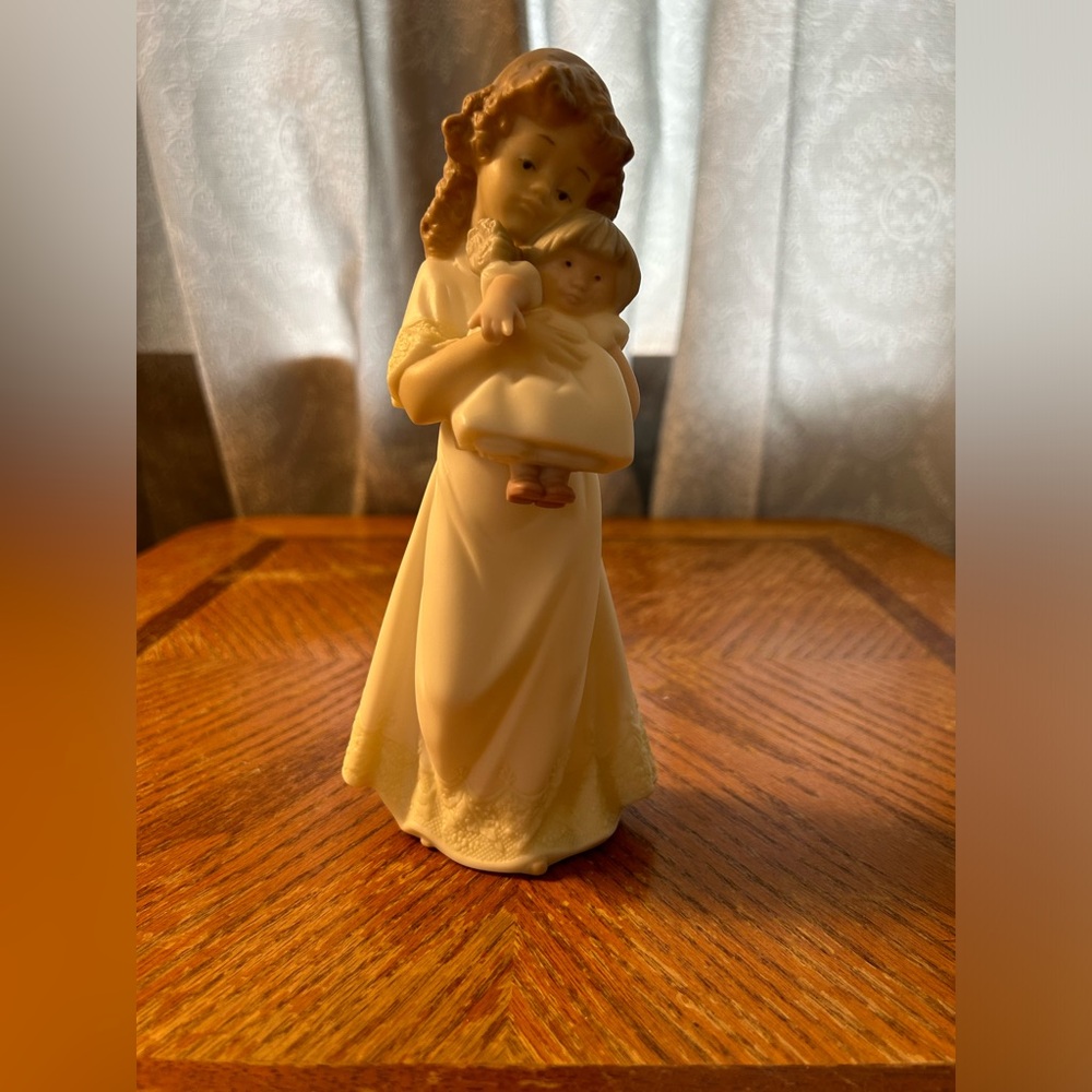 Vintage 1991 Golden Memories Lladro Dasia Handmade in Spain Girl with Doll
